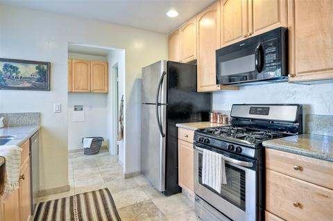 1381 Evergreen Dr, Cardiff, CA 92007 photo 7