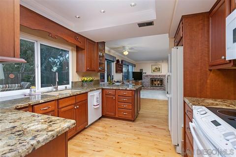 14117 Hermosillo Way, Poway, CA 92064 photo 2