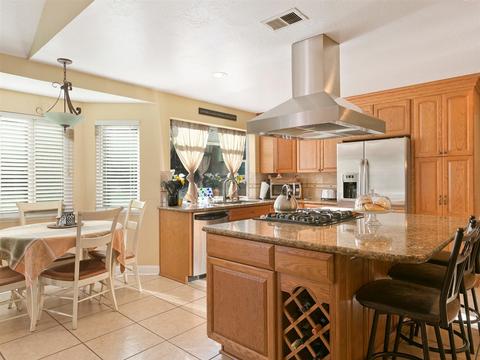 1758 Macero, Escondido, CA 92029 photo 9