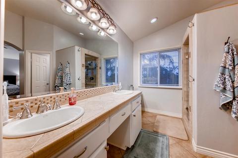 5702 Dartmoor Cir, Oceanside, CA 92057 photo 16