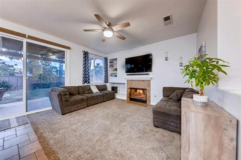 5702 Dartmoor Cir, Oceanside, CA 92057 photo 9