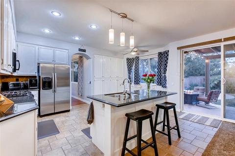 5702 Dartmoor Cir, Oceanside, CA 92057 photo 8