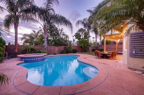 5702 Dartmoor Cir, Oceanside, CA 92057 photo 2