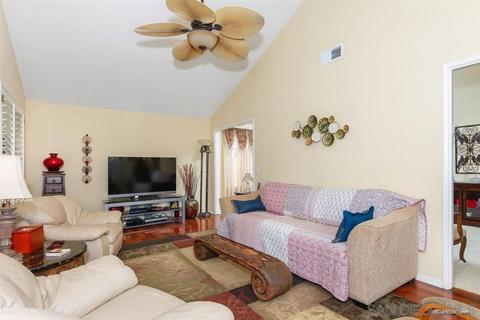 1731 Edgebrook Pl, Escondido, CA 92026 photo 4