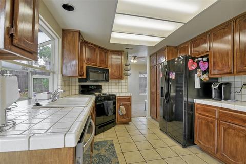 1458 Powell, Oceanside, CA 92056 photo 11