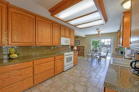 1129 Viewmont Dr, Escondido, CA 92027 photo 8