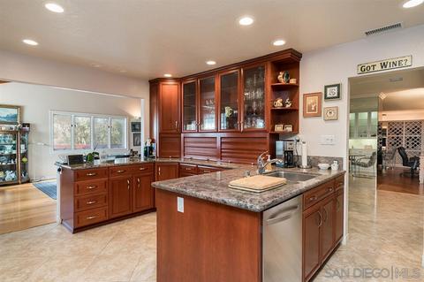 1413 Hidden Mesa View Dr, El Cajon, CA 92019 photo 3
