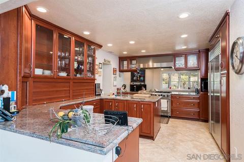 1413 Hidden Mesa View Dr, El Cajon, CA 92019 photo 4