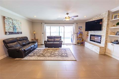 482 Rienstra Ct, Chula Vista, CA 91911 photo 2