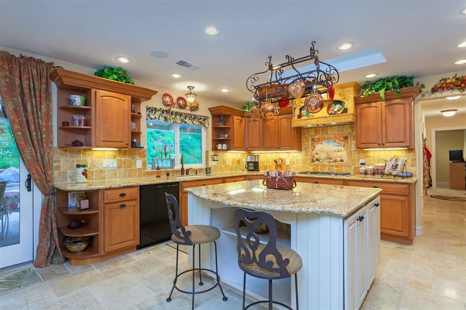  749 Quiet Hills Farm Rd, Escondido, CA 92029 photo 8