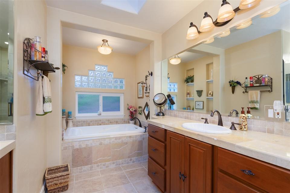  749 Quiet Hills Farm Rd, Escondido, CA 92029 photo 12