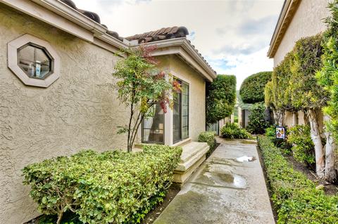 29154 Laurel Valley Dr, Vista, CA 92084 photo 4