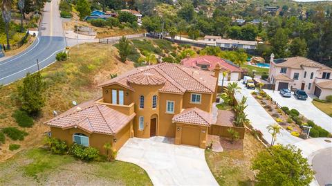 681 Sandra Ln, El Cajon, CA 92019 photo 2