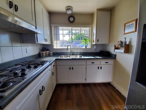 151 Lakeview Ave, Spring Valley, CA 91977 photo 4