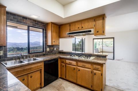 2666 Circle Dr, Escondido, CA 92029 photo 9