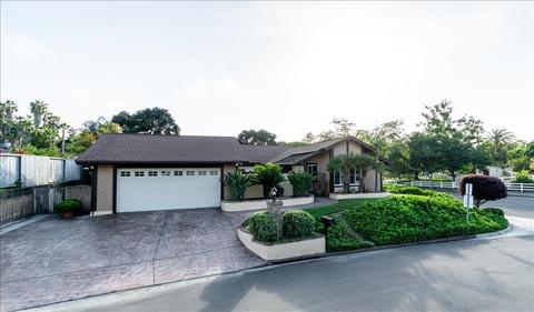 801 Hitching Post Rd, Vista, CA 92081 photo 1