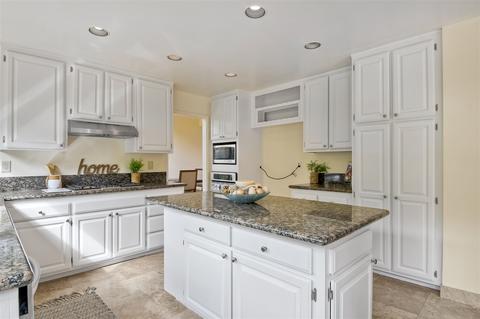 1854 Olympus Loop, Vista, CA 92081 photo 12