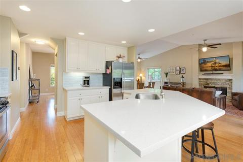 844 Hampton Ct, Vista, CA 92081 photo 9