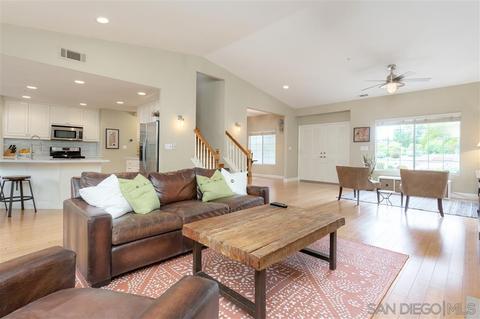 844 Hampton Ct, Vista, CA 92081 photo 4