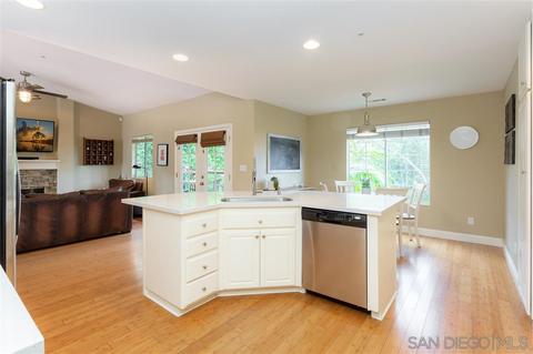 844 Hampton Ct, Vista, CA 92081 photo 8