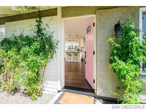 13021 Gate Dr, Poway, CA 92064 photo 2