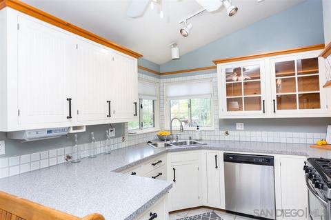 3502 S Cordoba Ave, Spring Valley, CA 91977 photo 4