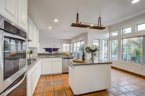 1676 Olympus Loop Dr, Vista, CA 92081 photo 8