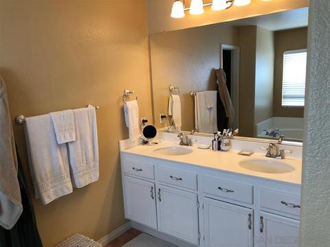 5470 Parrolette Ct, Oceanside, CA 92057 photo 14