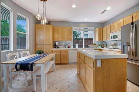 6695 Corte Eduardo, Carlsbad, CA 92009 photo 10