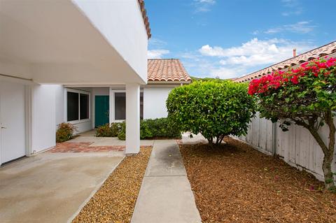 4563 Cordoba Way, Oceanside, CA 92056 photo 2