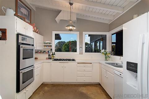 10 E Roseland Dr, La Jolla, CA 92037 photo 14
