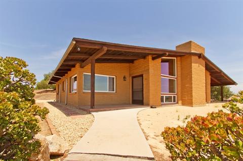 411 S Yucca Rd, Fallbrook, CA 92028 photo 1