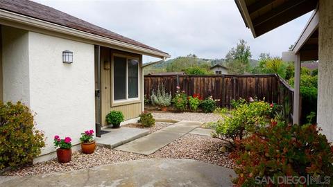 2141 Ridgeview Pl, Escondido, CA 92026 photo 3