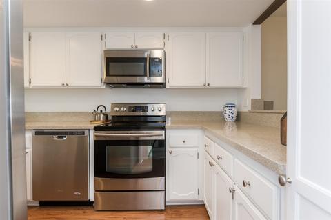 6845 Batiquitos Dr, Carlsbad, CA 92011 photo 2