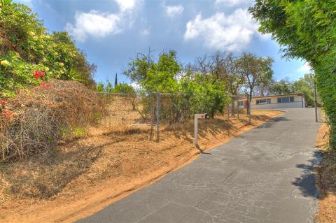360 W W Clemmens Ln, Fallbrook, CA 92028 photo 2