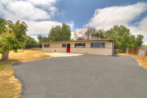 360 W W Clemmens Ln, Fallbrook, CA 92028 photo 3