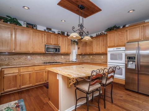 604 Sun Cir, Vista, CA 92081 photo 8