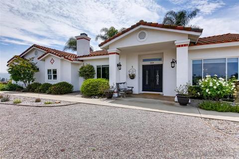1026 Ash St, Ramona, CA 92065 photo 2