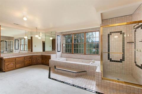 1204 Sugarbush Dr, Vista, CA 92084 photo 18