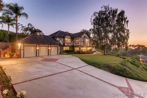 1204 Sugarbush Dr, Vista, CA 92084 photo 2