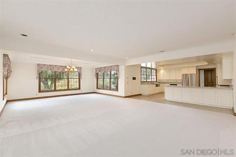 1204 Sugarbush Dr, Vista, CA 92084 photo 8