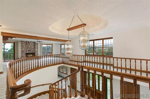 1204 Sugarbush Dr, Vista, CA 92084 photo 12