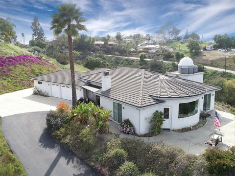 1055 N Stage Coach Ln, Fallbrook, CA 92028 photo 1