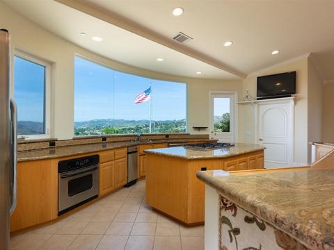1055 N Stage Coach Ln, Fallbrook, CA 92028 photo 4