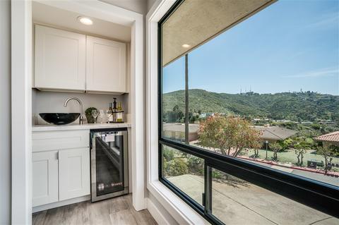 7683 Caminito Coromandel, La Jolla, CA 92037 photo 15