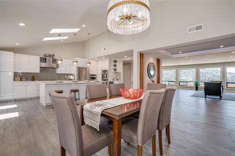 7683 Caminito Coromandel, La Jolla, CA 92037 photo 5