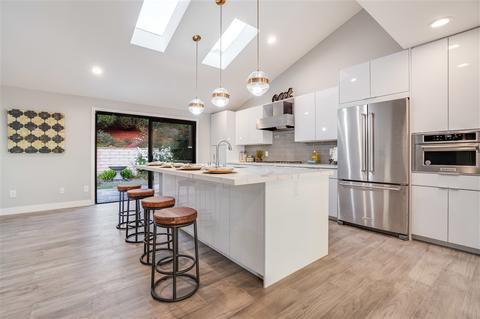 7683 Caminito Coromandel, La Jolla, CA 92037 photo 8