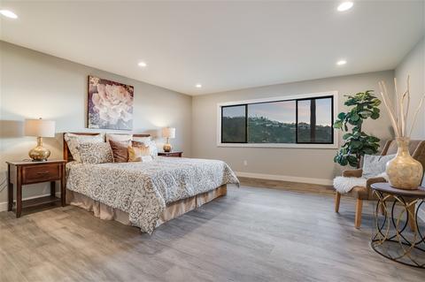 7683 Caminito Coromandel, La Jolla, CA 92037 photo 18