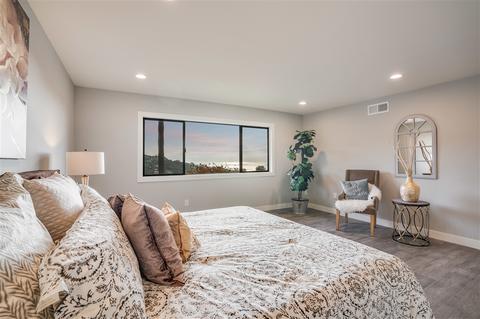 7683 Caminito Coromandel, La Jolla, CA 92037 photo 17