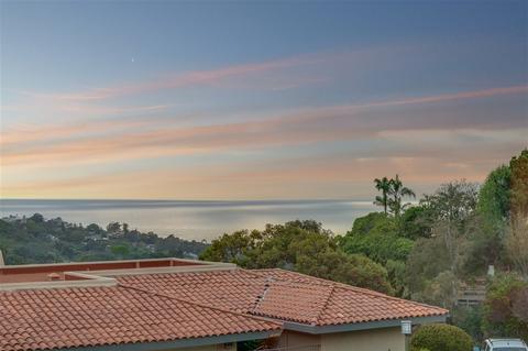 7683 Caminito Coromandel, La Jolla, CA 92037 photo 24
